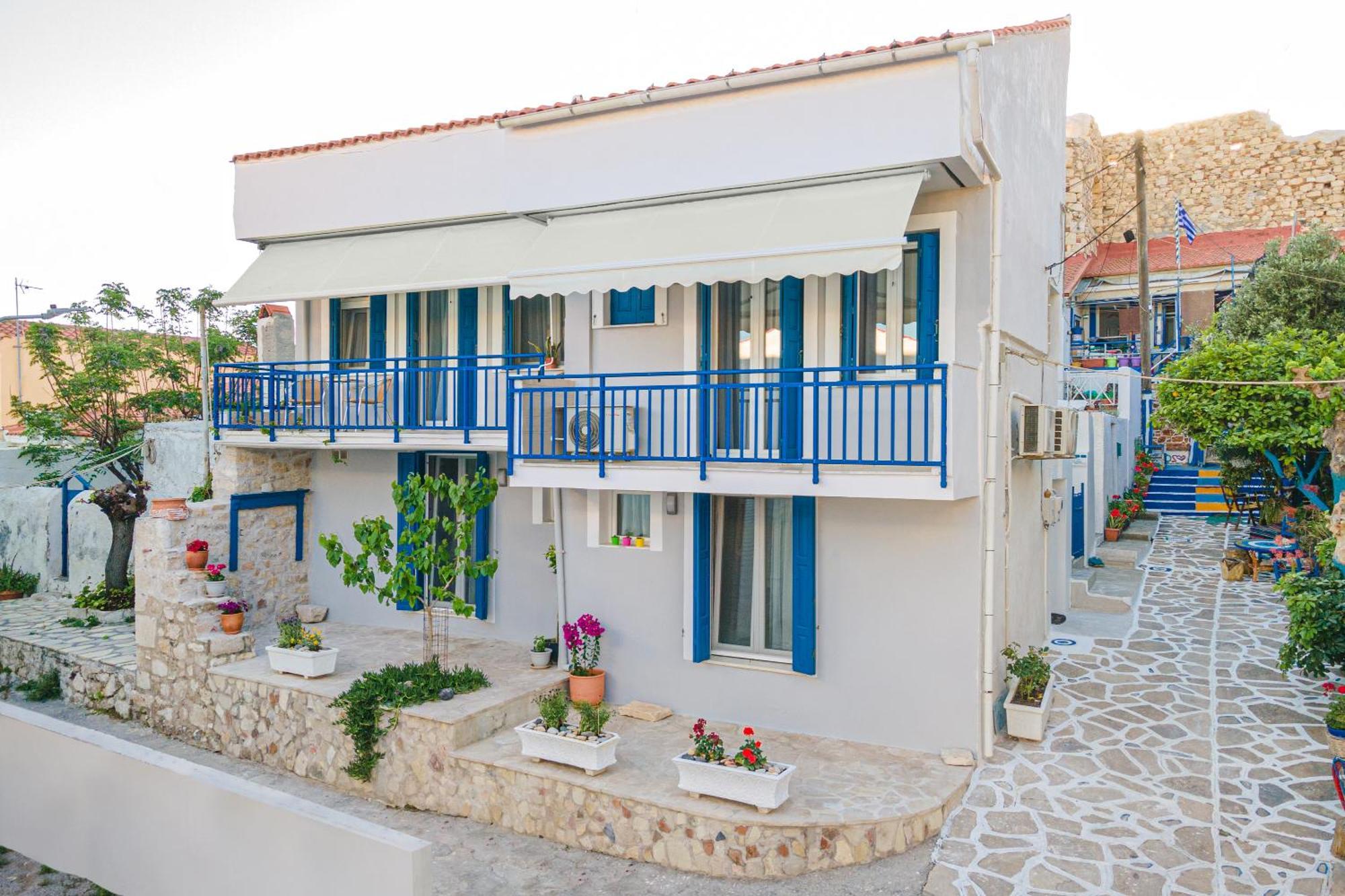 Pythagorio Blue Street Apartment With Balcony Exterior foto